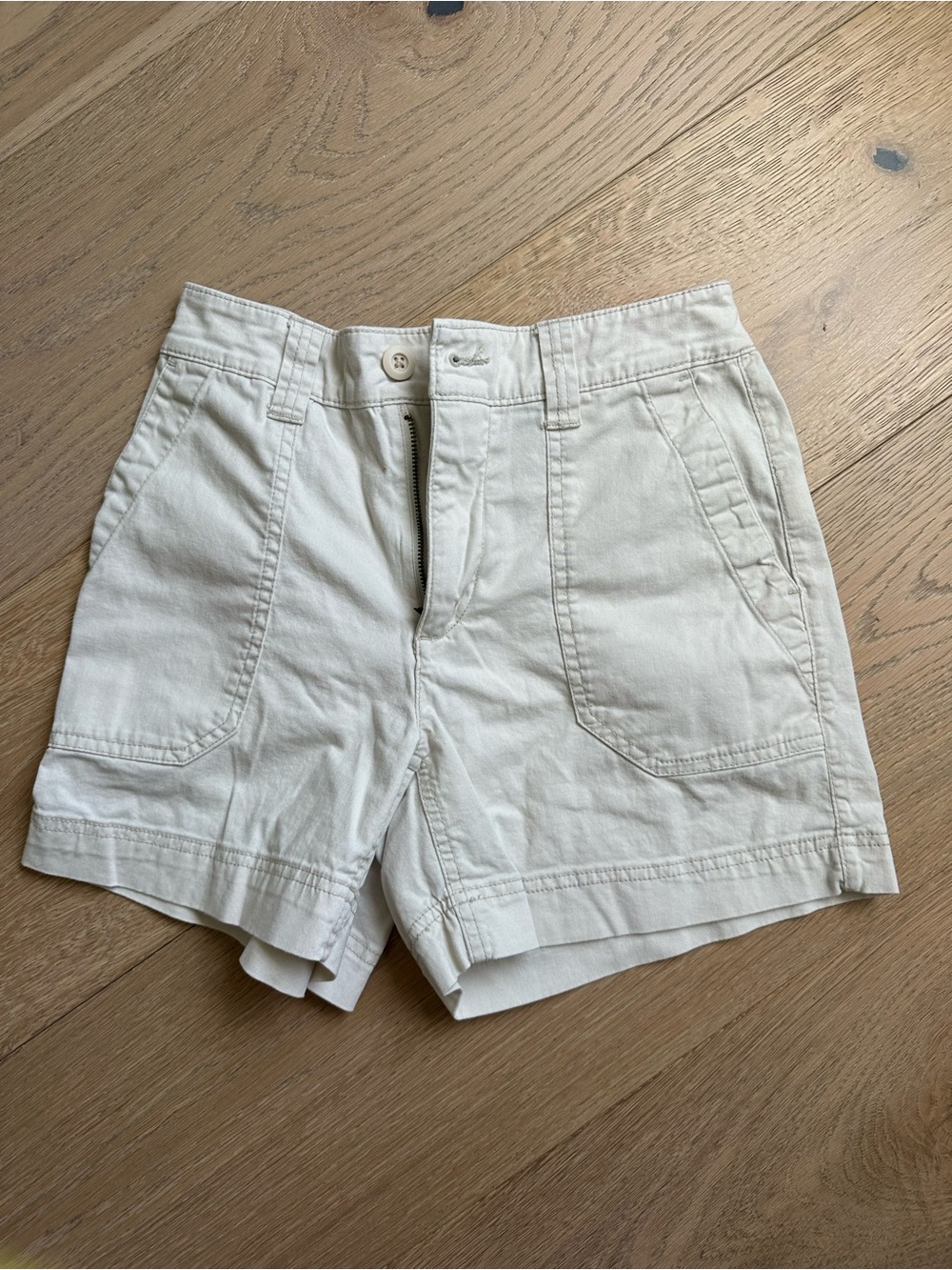 Old Navy High-Waisted OG Chino Shorts Cream XS